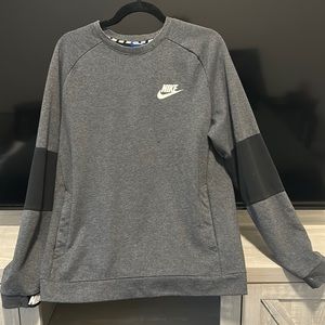 Nike crewneck sweatshirt